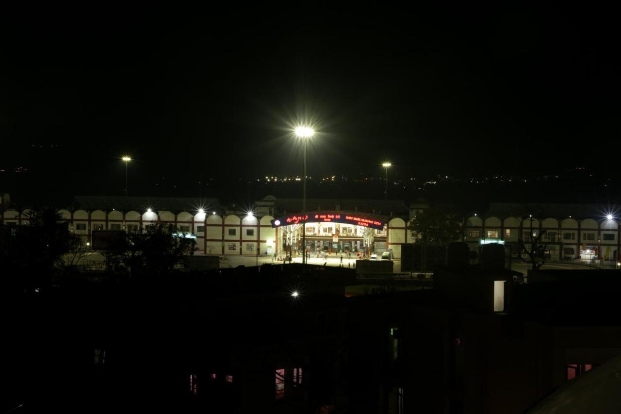 Hotel Katra Grand Екстер'єр фото
