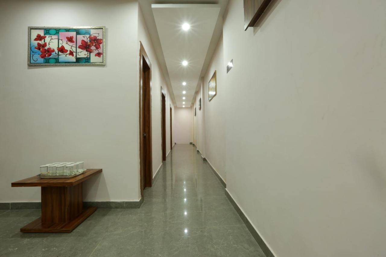 Hotel Katra Grand Екстер'єр фото
